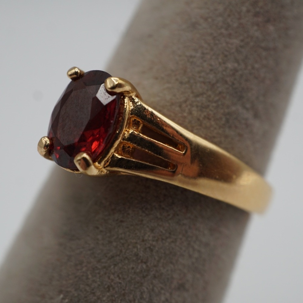 Lind Sterling Silver 925 Gold Vermeil Oval Garnet Ring Size 6.75 Red Gemstone